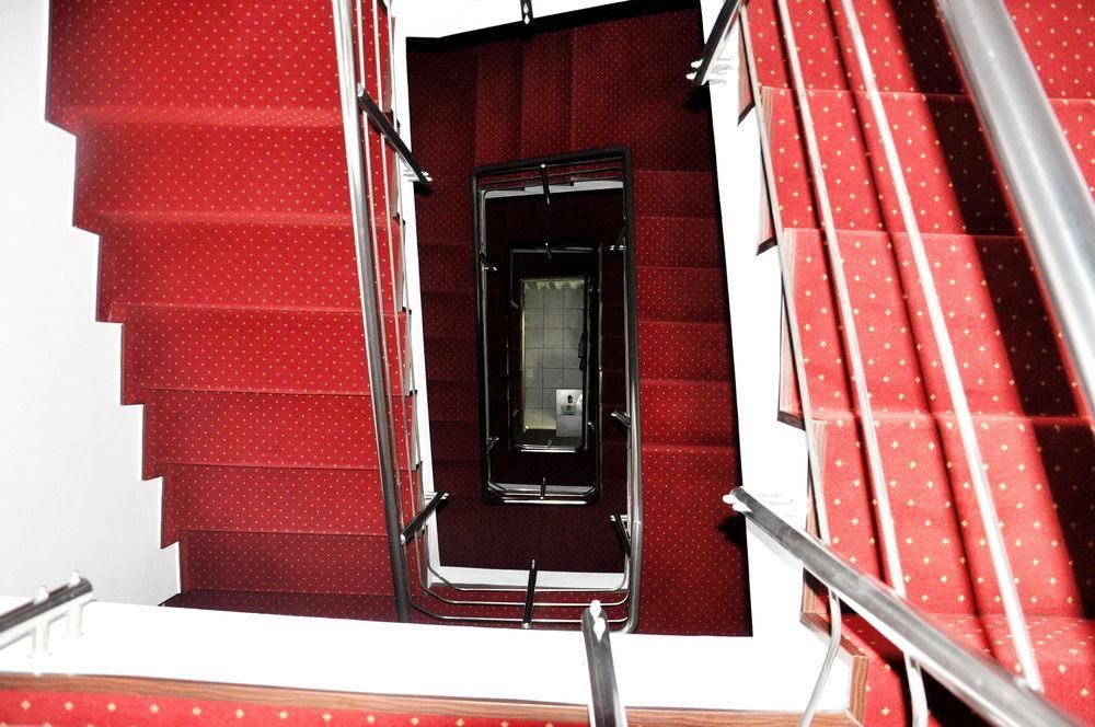 Hotel Pascu 布加勒斯特 外观 照片