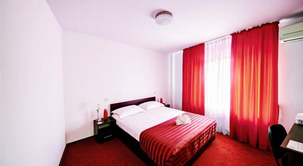 Hotel Pascu 布加勒斯特 外观 照片