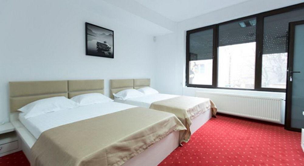 Hotel Pascu 布加勒斯特 外观 照片