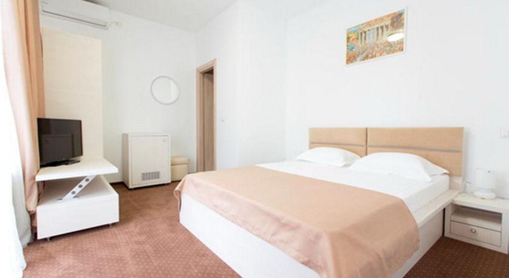Hotel Pascu 布加勒斯特 外观 照片