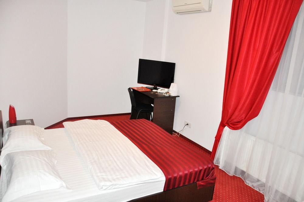 Hotel Pascu 布加勒斯特 外观 照片